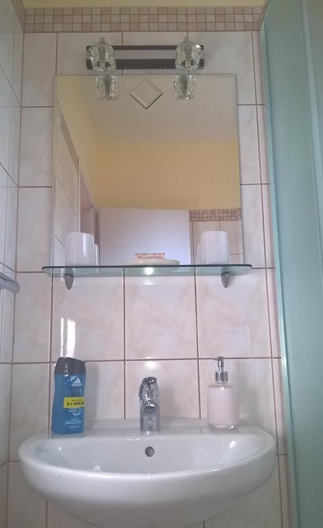 Pongracz Apartman Зирц Экстерьер фото