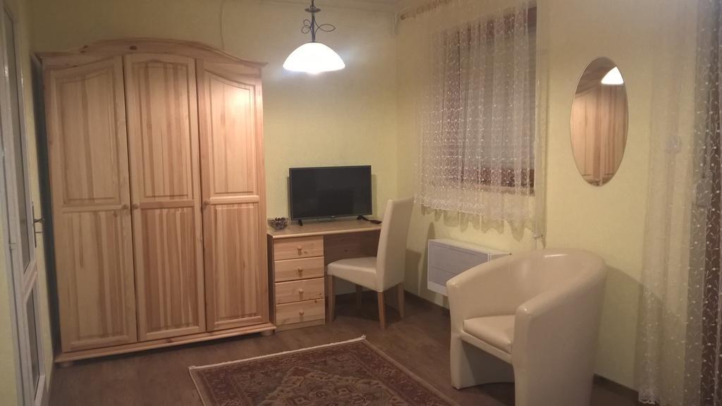 Pongracz Apartman Зирц Экстерьер фото